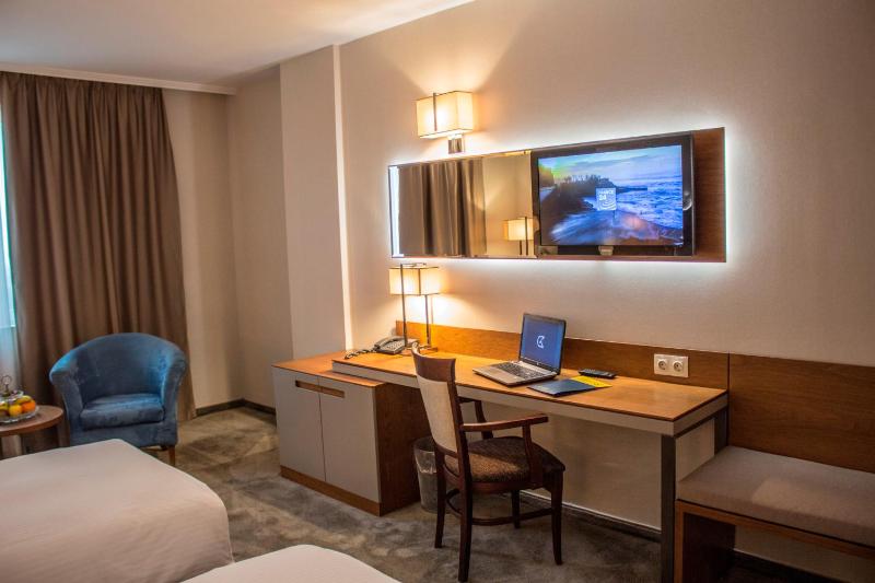 Standard Double or Twin Room image 3