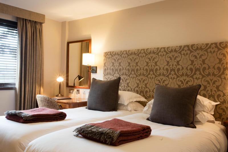 Standard Twin/Double Room image 3
