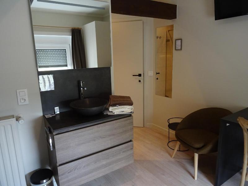 Single Room image 3