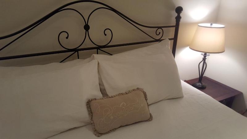 Standard King Room image 1