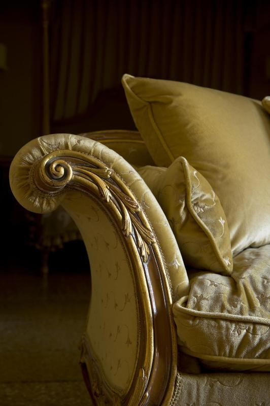 Deluxe Queen Suite image 4