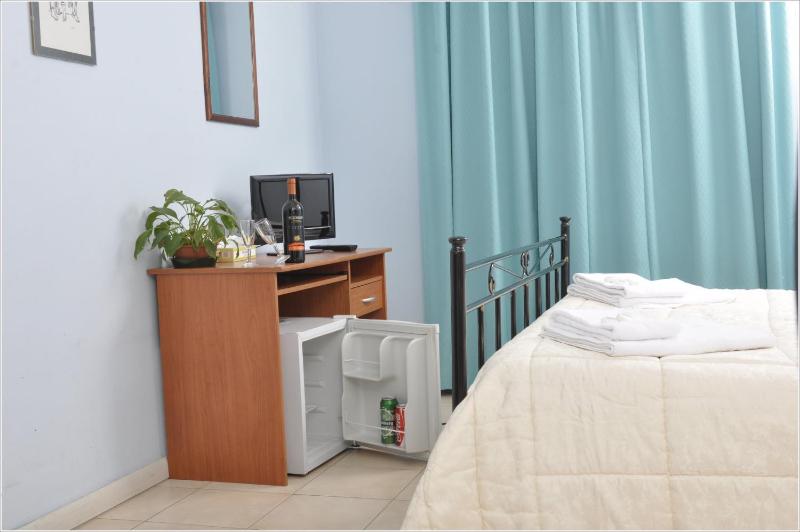 Double or Twin Room with Shared Bathroom image 4