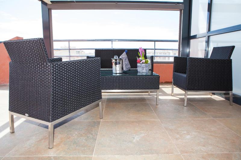 Penthouse Suite with Terrace - Free Spa Access image 2