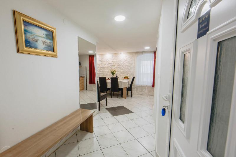 Apartment and Room Old town - image 2