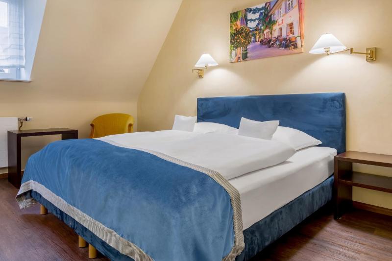 Standard Double Room image 3