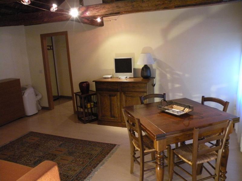 Rialto One-Bedroom Apartment image 3