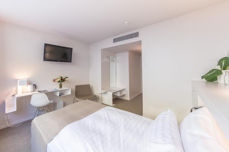 Single Room image 4