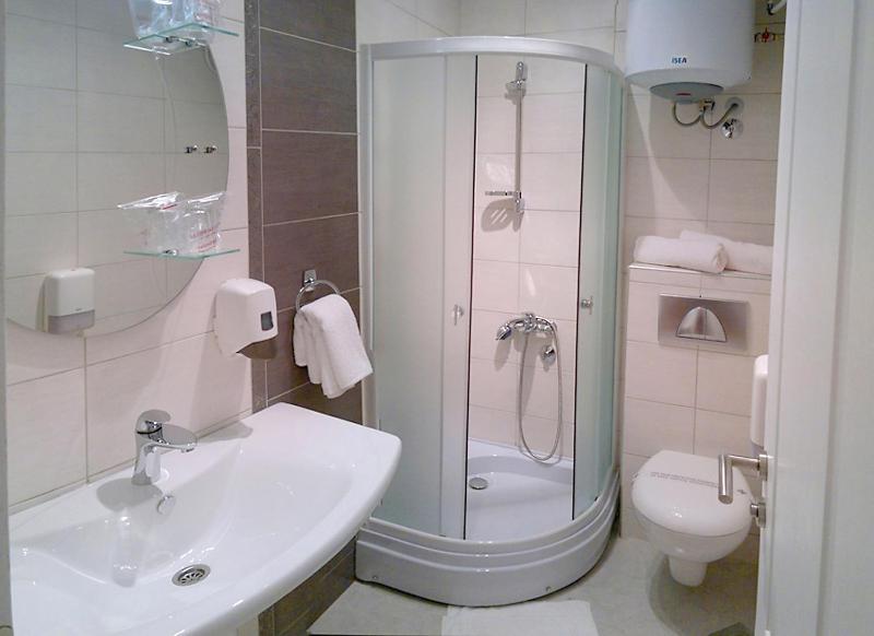 Double Room image 2