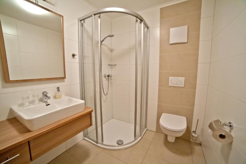 Double Room image 3