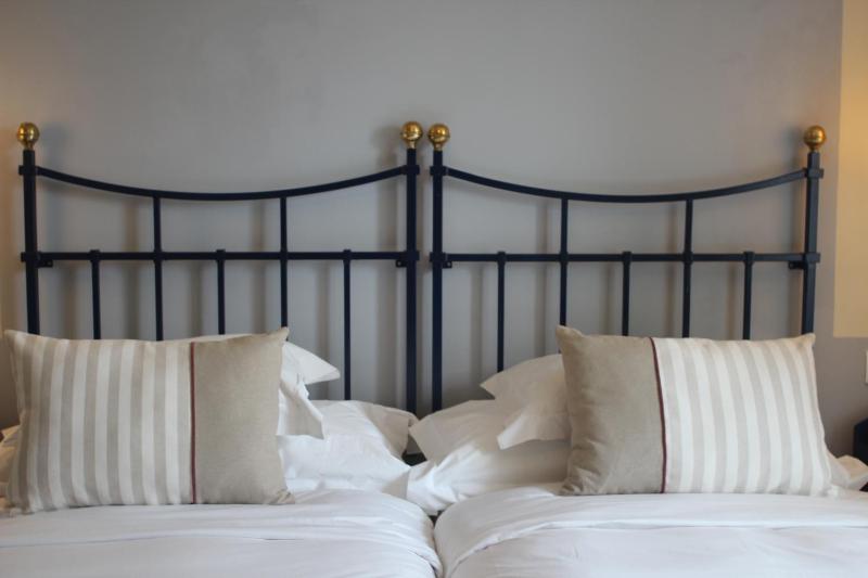 Double or Twin Room image 4