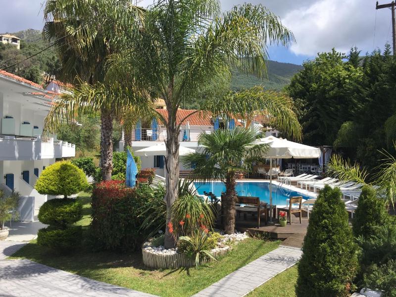 Lemon Tree Hotel - image 1
