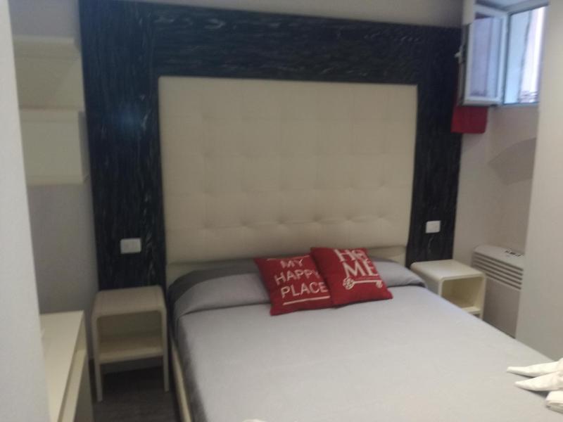 Small Double Room image 1