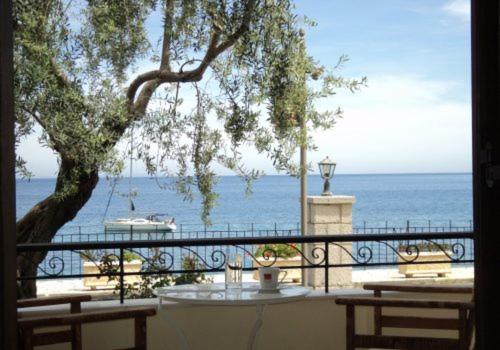 Apartment with Sea View image 2