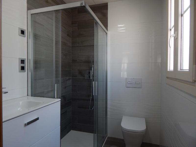 Deluxe Twin Room image 3