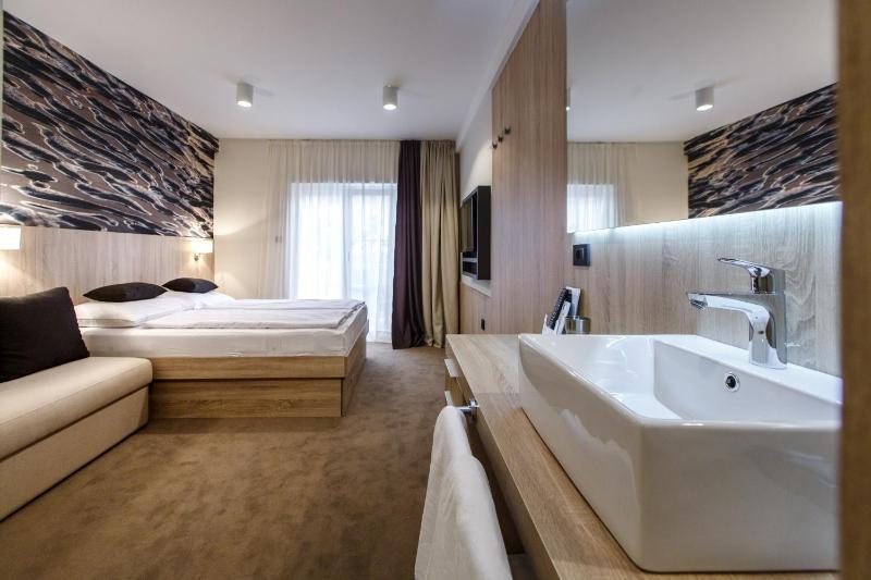 Luxury Suites Bellevue - image 40
