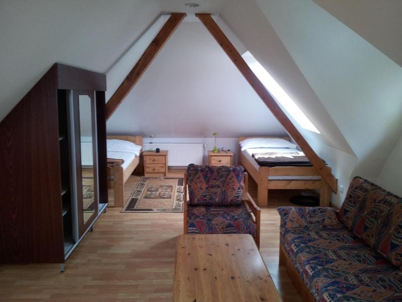 Quadruple Room with Shared Bathroom image 3