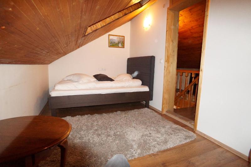 Small Double Room image 4