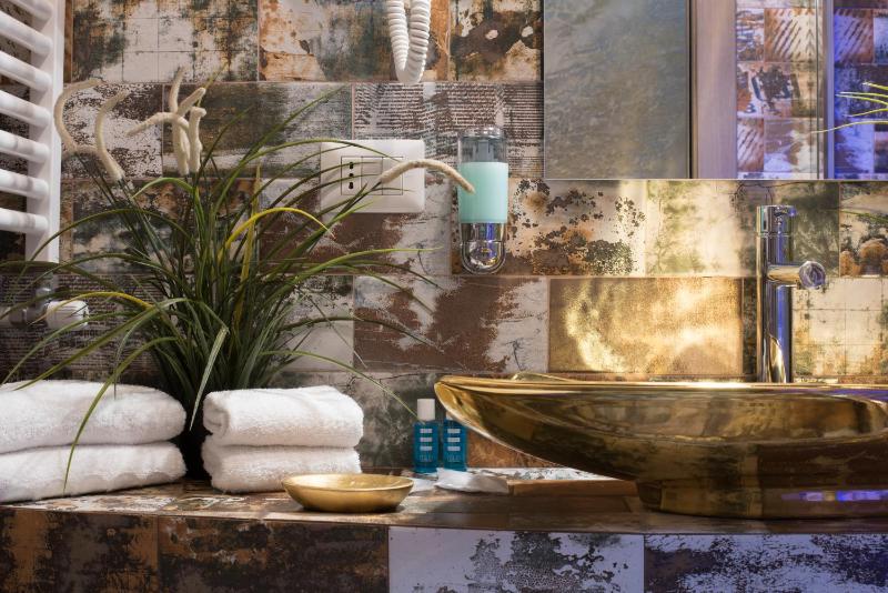 Economy Double Room image 2