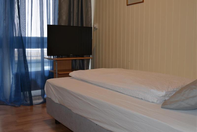Single Room image 3