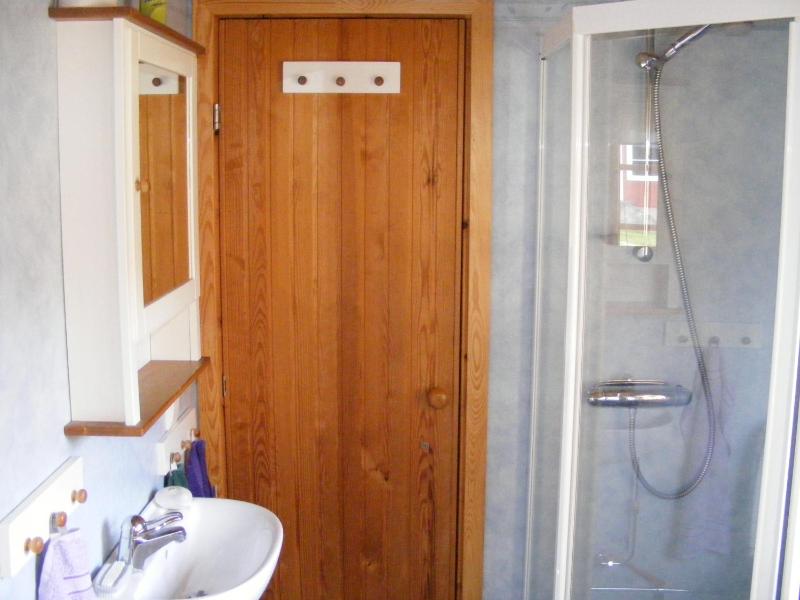 Two-Bedroom Cottage with Sauna image 4