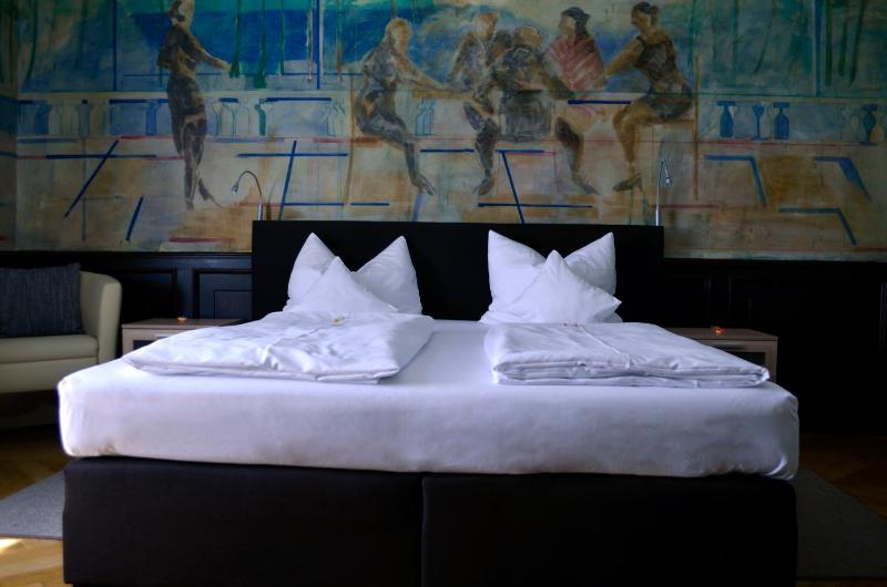 Quadruple Room image 4