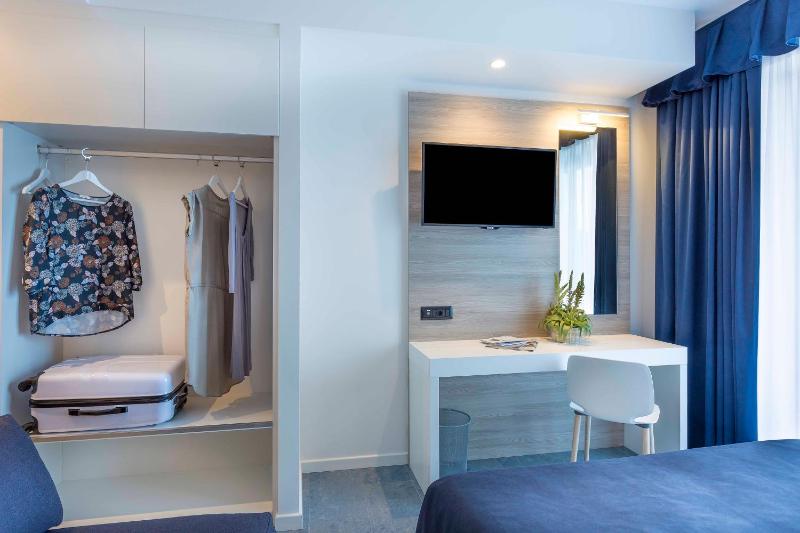 Superior Double Room image 4