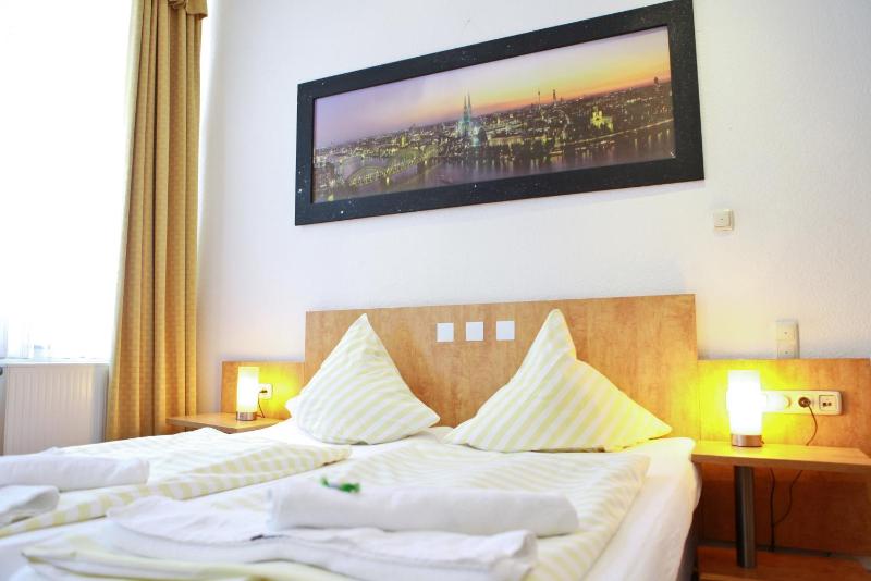 Double Room image 2