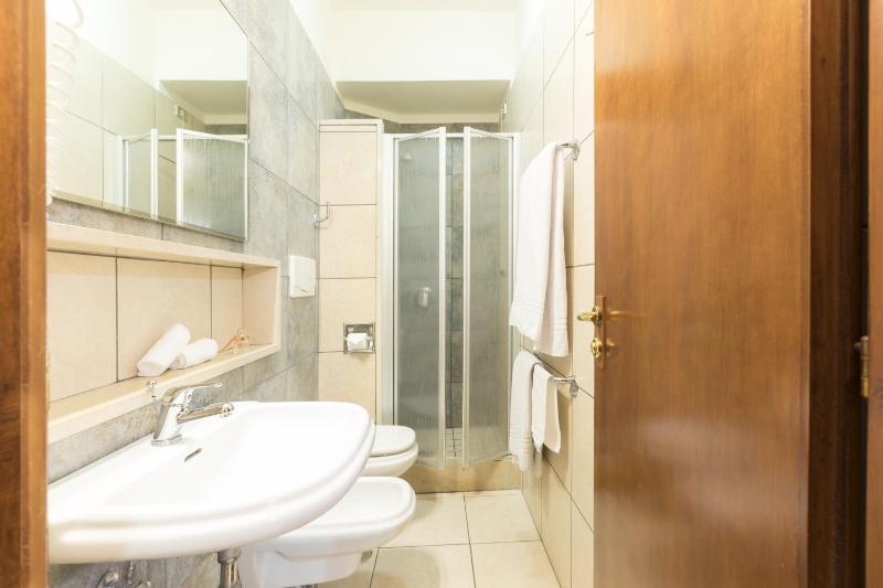 Double Room image 2