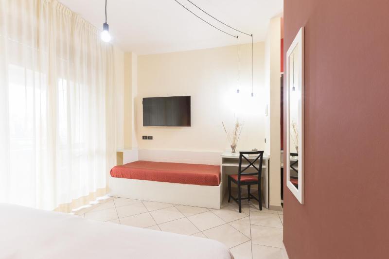 Double Room image 3