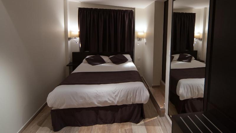Central Hotel - image 18