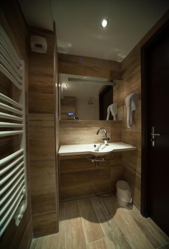 Central Hotel - image 22