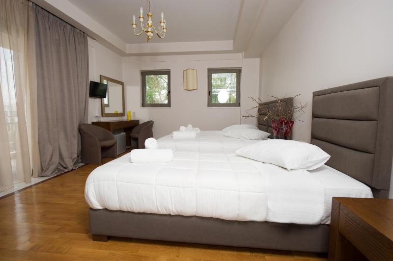 Comfort Triple Room image 2