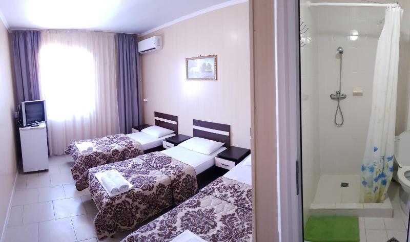 Budget Triple Room image 1