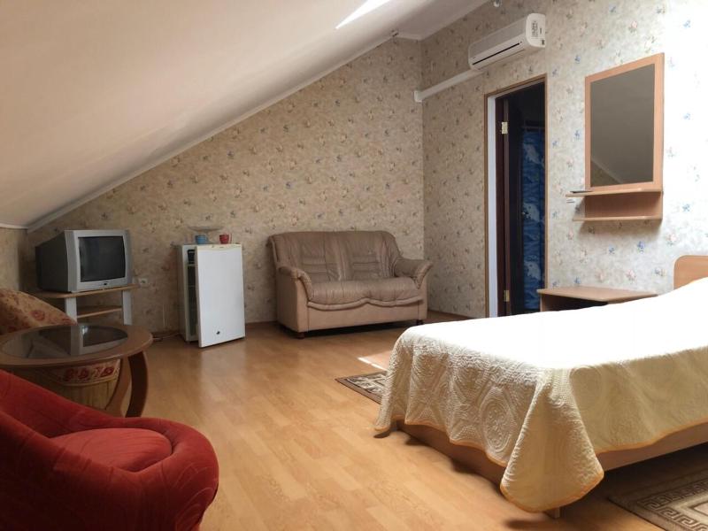 Twin Room - Attic image 2