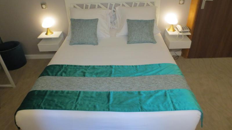 Large Double Room - Ground Floor image 4