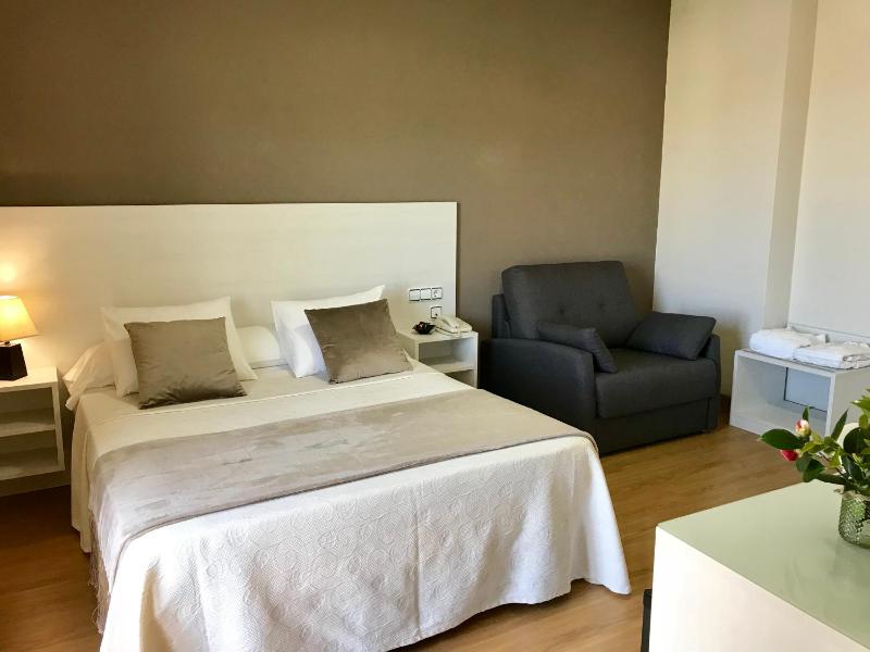 Superior Double Room image 3