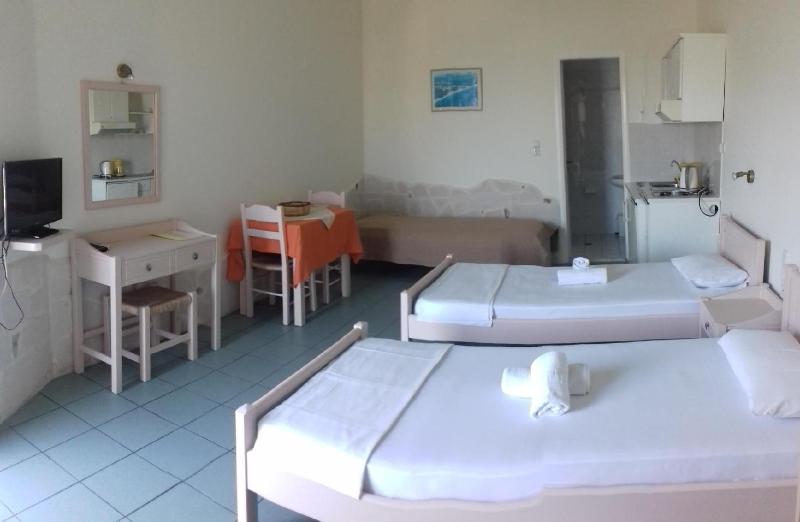 Studio with Sea View image 1