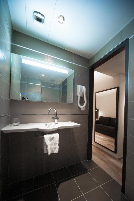 Central Hotel - image 21