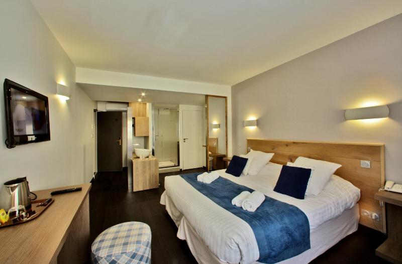 Superior Double Room image 3