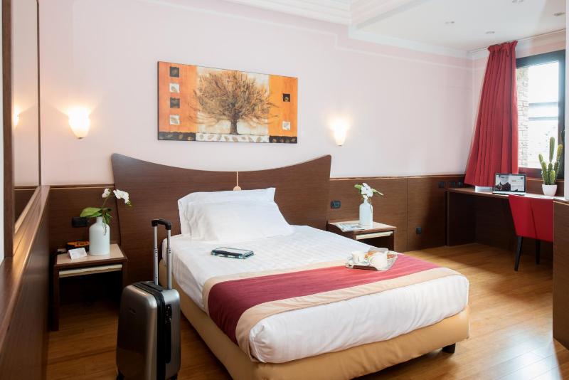 Single Room image 1