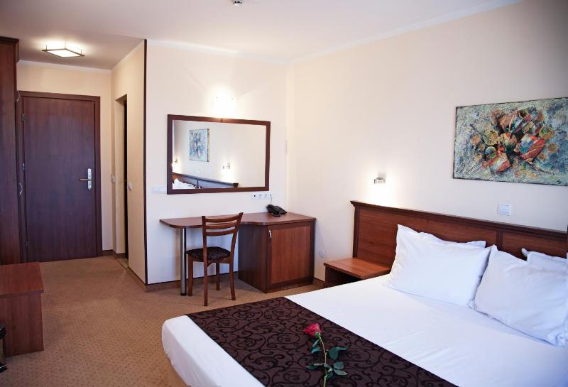 Favorit Hotel - image 8