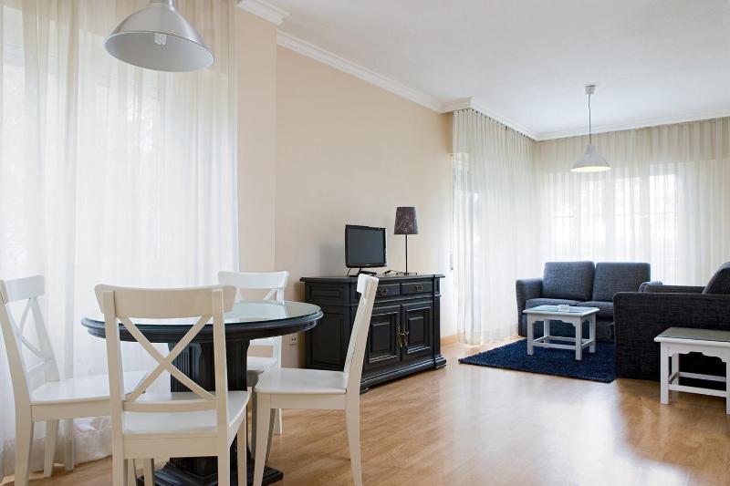 One-Bedroom Apartment (1 - 2 Adults) image 1