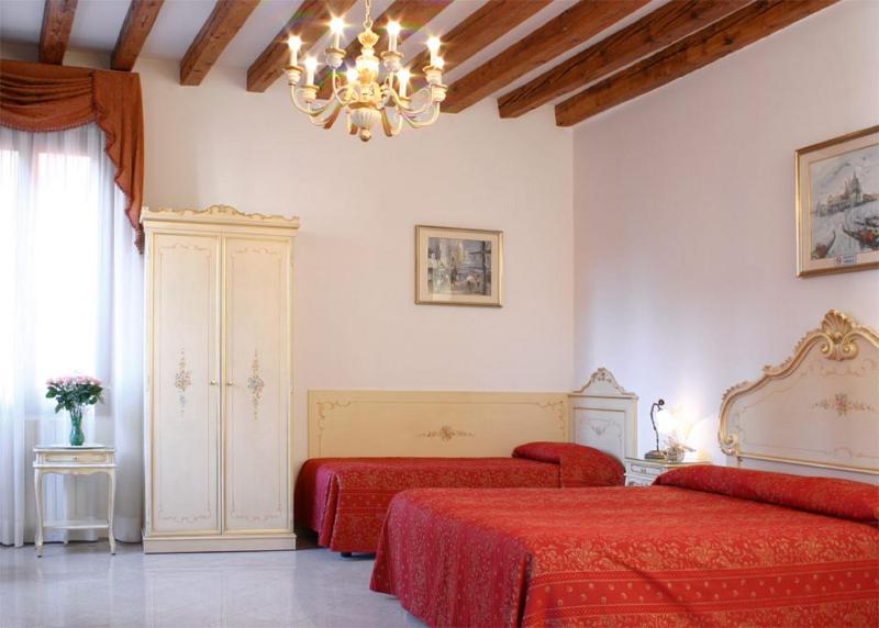 Quadruple Room image 2