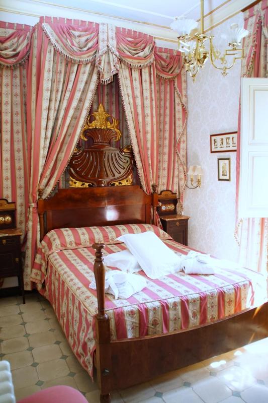 Luxury Double Room image 2