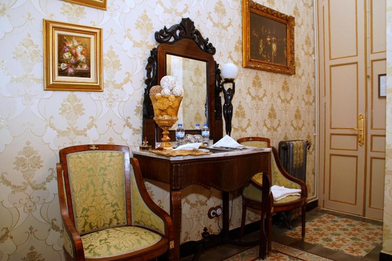 Luxury Double Room image 2