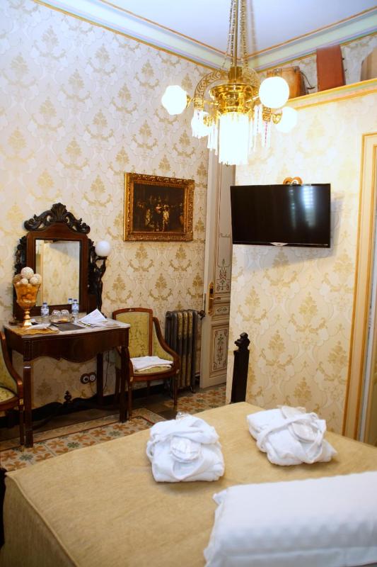 Sitges Royal Rooms - image 19