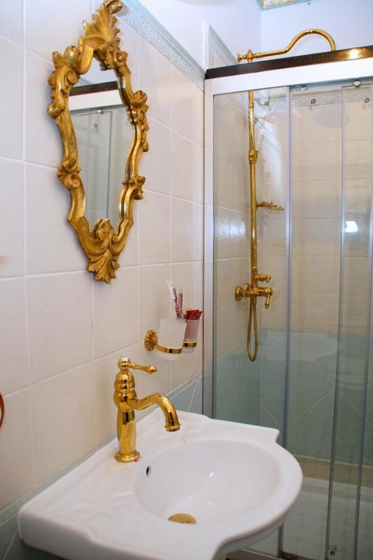 Standard Single Room image 3