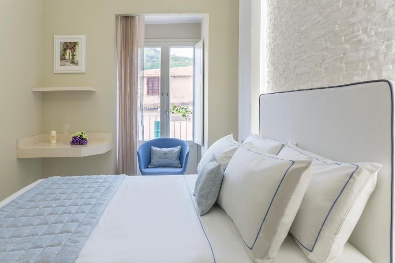 Townhouse Tropea - image 17