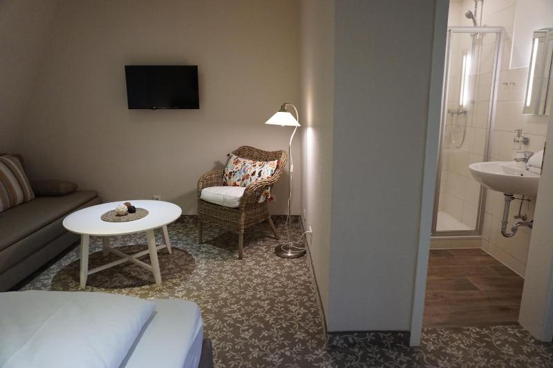 Large Double or Twin Room image 2