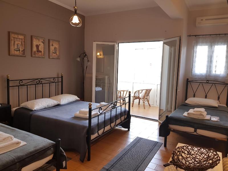 Quadruple Room image 3